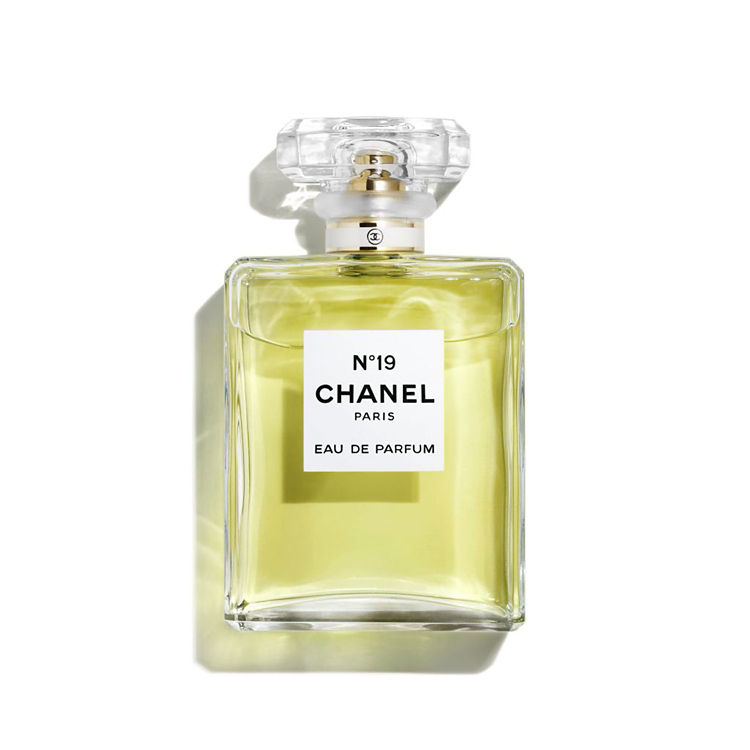 N°19 CHANEL PARIS Eau de Parfum 50ml CHANEL | iShopChangi