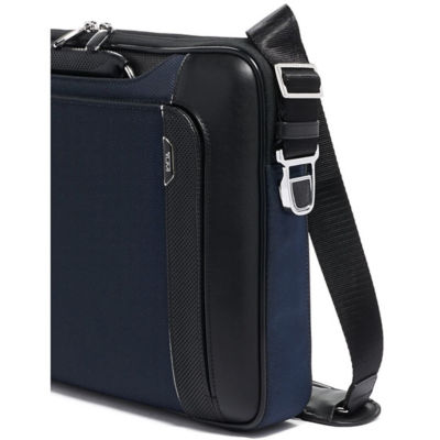 Tumi arrive clearance collection