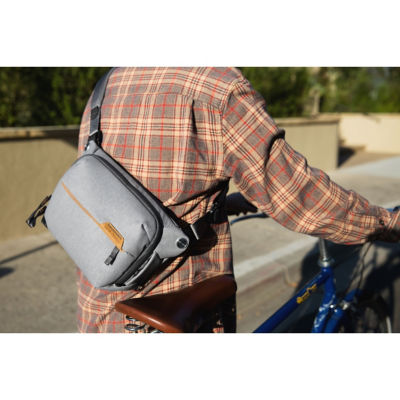 Bolso Peak Design Everyday Sling 3L v2 Ash