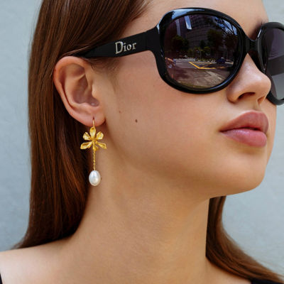 Pearly Lustre Garden City Freshwater Pearl Earrings WE00456 | Vanda Miss Joaquim 3