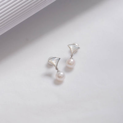 Pearly Lustre Elegant Freshwater Pearl Earrings WE00544 2