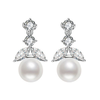Pearly Lustre Elegant Freshwater Pearl Earrings WE00054 1