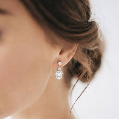 Pearly Lustre Elegant Freshwater Pearl Earrings WE00054 2