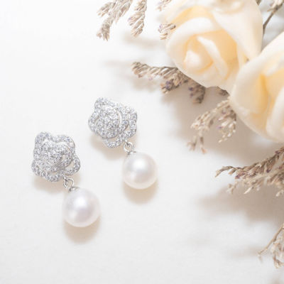 Pearly Lustre Garden City Freshwater Pearl Earrings WE00131 | Elegant Collection 3