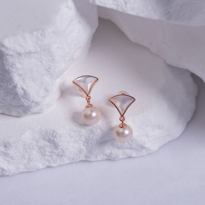 Pearly Lustre Elegant Freshwater Pearl Earrings WE00574 3
