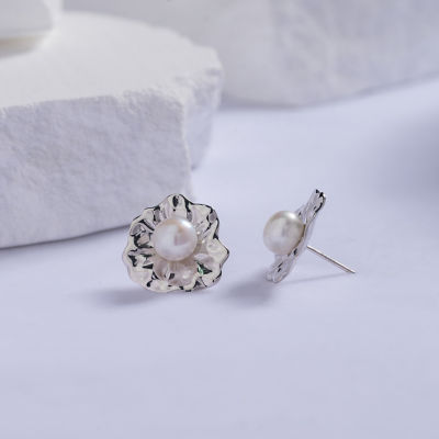 Pearly Lustre New Yorker Freshwater Pearl Earrings WE00566 3