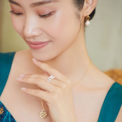 Pearly Lustre Elegant Freshwater Pearl Earrings WE00290 3
