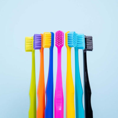 Nordics [Bundle of 2] Nordics Adult Premium Toothbrush Green 6580 Soft Filaments 3