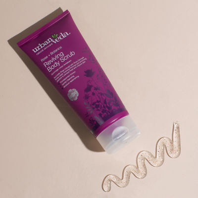 Urban Veda Reviving Body Scrub - Rose + Botanics 200ml 5