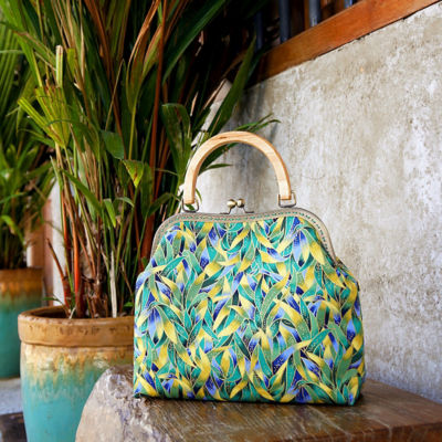 COCOONESE Clasp Handbag - Tender Grass 4