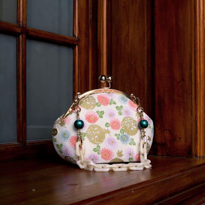 COCOONESE Acrylic Chain Handle Clasp Sling Bag - Goldfish & Flowers (BG) 5