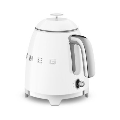 SMEG KLF05WHUK 0.8L Mini Electric Kettle - White 3
