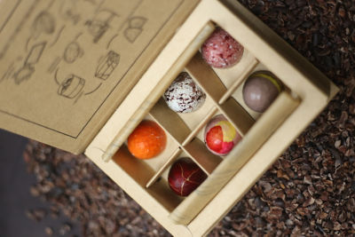 Lemuel Chocolate 70% Dark Chocolate - Salted Toffee & Pecan 3