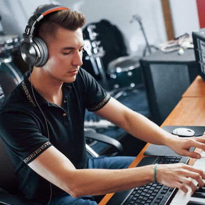 OneOdio Pro 50 Hi-Res Over Ear Headphones 4