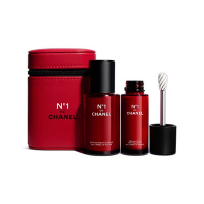 CHANEL N°1 DE CHANEL. RED CAMELLIA EXPERT REVITALIZING SERUM DUO REFRESHES - SMOOTHS - PRESERVES