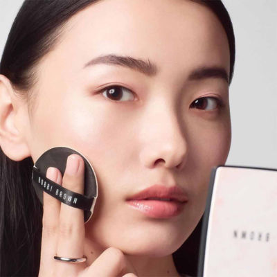 BOBBI BROWN Sheer Finish Blurring Powder 4