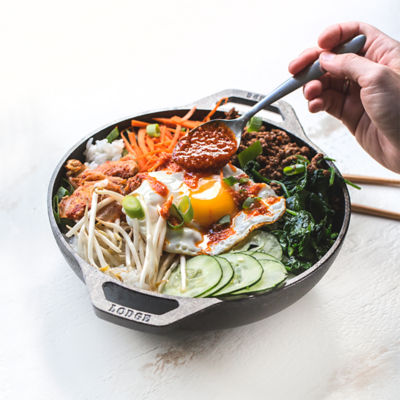 Lodge 9 Inch Cast Iron Mini Wok 3