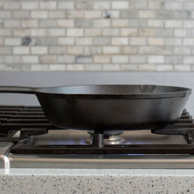 Lodge Classic Seasoned Cast Iron Skillet (9"/22.86cm) 3