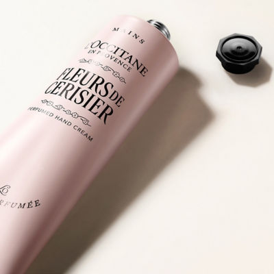 L'OCCITANE Fleurs De Cerisier Perfumed Hand Cream 2