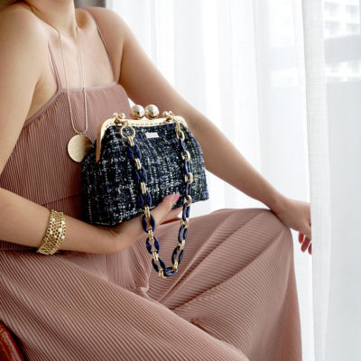 COCOONESE Acrylic Chain Tweed Shoulder Bag (Blue) 7