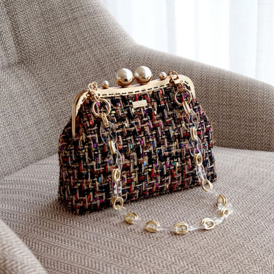 COCOONESE Acrylic Chain Tweed Shoulder Bag (Black) 6