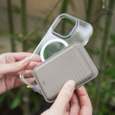 Monocozzi LUCID Refined Magnetic Wallet for iPhone 5