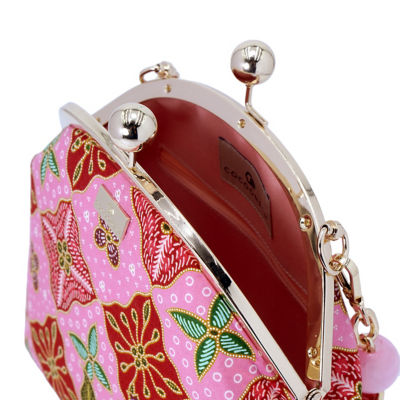 COCOONESE Acrylic Chain Handle Clasp Sling Bag - Jlamprang (Pink) 4