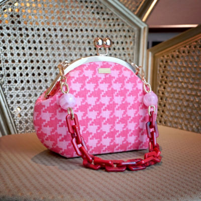 COCOONESE Acrylic Chain Handle Clasp Sling Bag - Houndstooth Check (PINK) 6