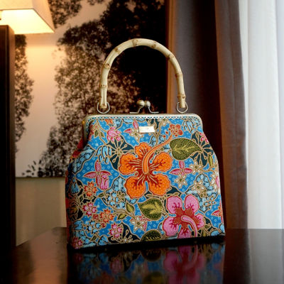 COCOONESE Bamboo Top Handle Bag - Jlamprang (Blue) 5