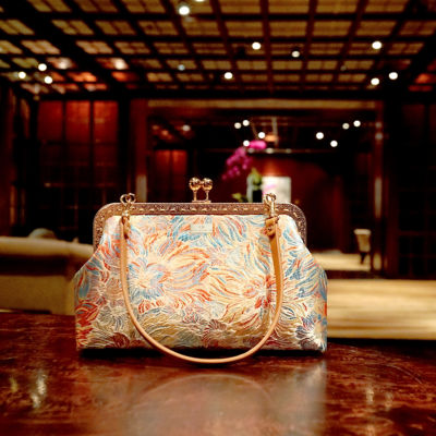 COCOONESE Underarm Bag - Fine Art (Yellow) 5