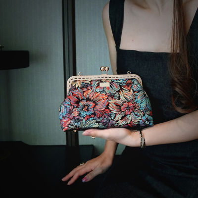 COCOONESE Underarm Bag - Fine Art (Black) 7