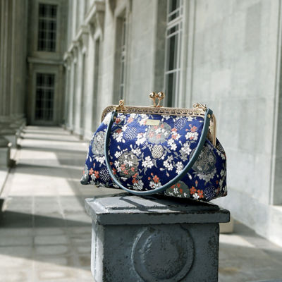 COCOONESE Underarm Bag - Snowdrop (Blue) 5