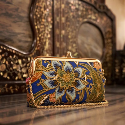 COCOONESE Wristlet Pouch - Epiphyllum (Blue) 10