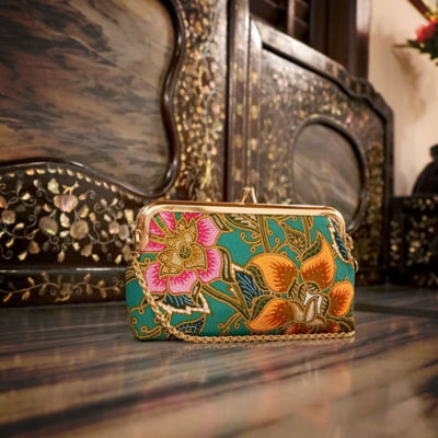 COCOONESE Wristlet Pouch - Epiphyllum (Green) 10