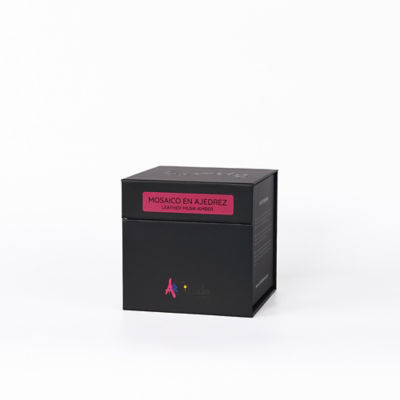 Artitude Home Mosaico En Ajedrez (Leather-Musk-Amber) Scented Glass Candle 3
