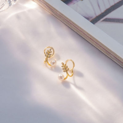 Pearly Lustre Clip-On Freshwater Pearl Earrings WE00603 4