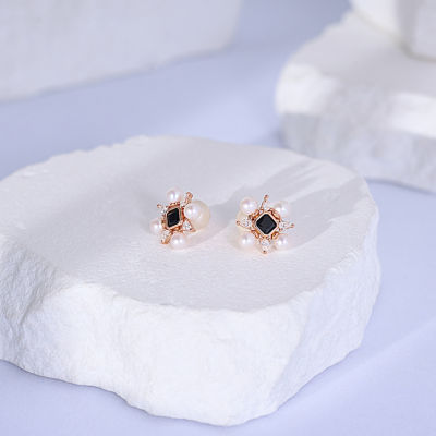 Pearly Lustre Top Grade Freshwater Pearl Earrings WE00934 | TWEED 2