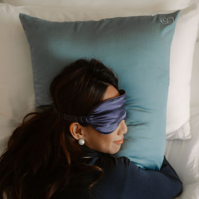 Founders Beauty Rest & Renew — DreamWell Pillowcase + GloWell Amethyst Gua Sha 3