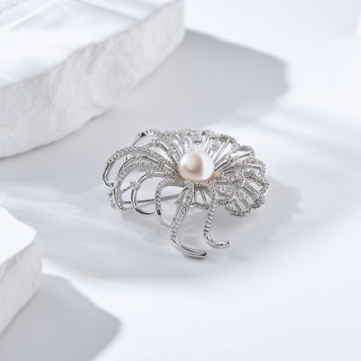 Pearly Lustre Elegant Freshwater Pearl Brooch WC00069 4