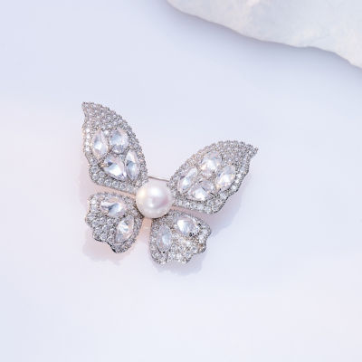 Pearly Lustre Elegant Freshwater Pearl Brooch WC00068 | BUTTERFLY 4