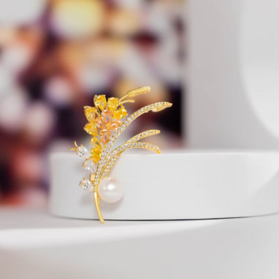 Pearly Lustre Elegant Freshwater Pearl Brooch WC00042 6