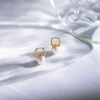 Pearly Lustre Asian Civilisations Museum Edison Pearl Earrings WE00580 | ACM Collection 4