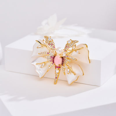 Pearly Lustre Top Grade Freshwater Pearl Brooch WC00127 | BUTTERFLY 4