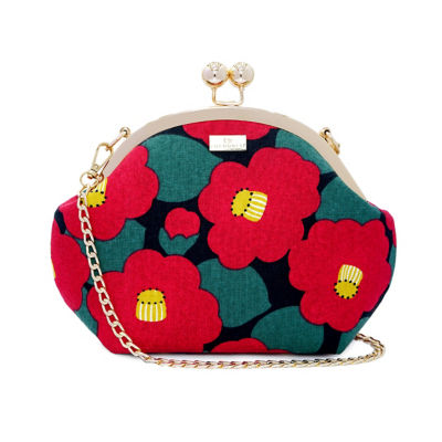 COCOONESE Acrylic Chain Handle Clasp Sling Bag - Camellia Japonica 3