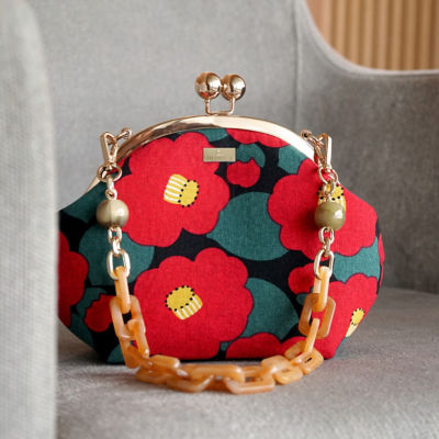 COCOONESE Acrylic Chain Handle Clasp Sling Bag - Camellia Japonica 6