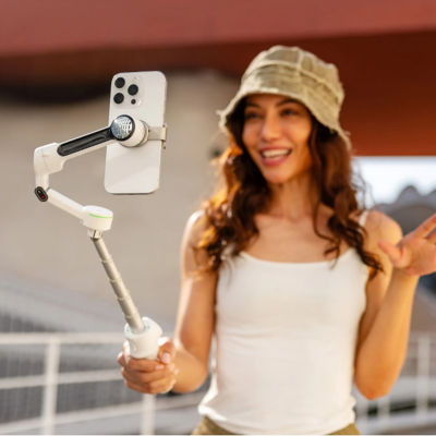 Insta360 Flow 2 Pro (AI Tracker Bundle) 7