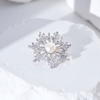 Pearly Lustre Elegant Freshwater Pearl Brooch WC00091 2