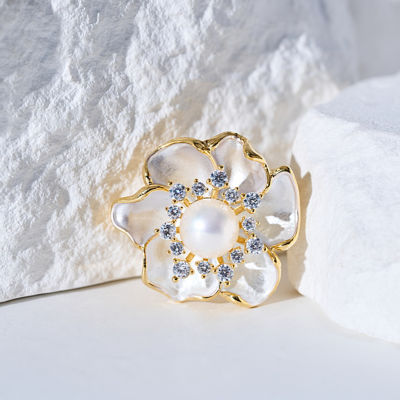 Pearly Lustre Elegant Freshwater Pearl Brooch WC00101 | ORCHID 6