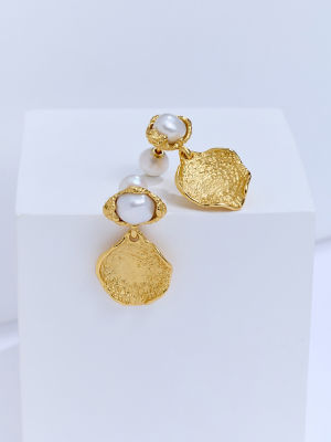 Pearly Lustre Elegant Freshwater Pearl Earrings WE01069 | SANDS 4