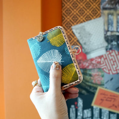 COCOONESE Kiss Clasp Card Holder - Fall (Light Blue) 4